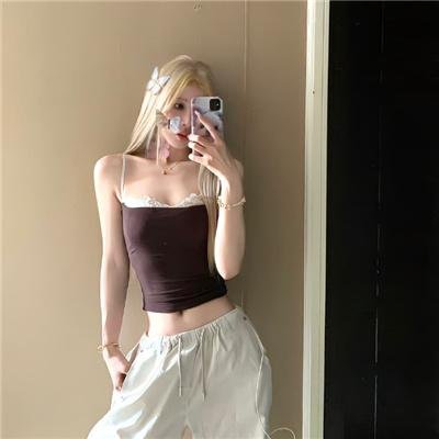 山林中头一个女人 在线观看封面